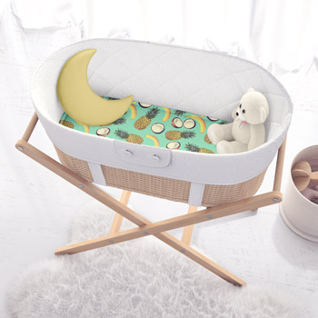 bassinet printed with pineapple pattern